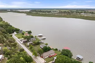 5821 Parkside Ct, Granbury, TX 76048 - Photo 32