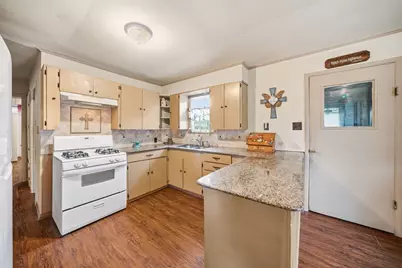 909 S Carlton Street, Ennis, TX 75119 - Photo 8