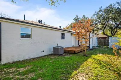 1318 W Water Street, Weatherford, TX 76086 - Photo 2