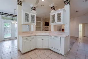 4734 Village Oak Dr, Arlington, TX 76017 - Photo 8