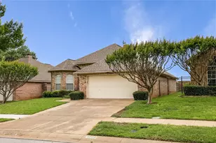 4734 Village Oak Dr, Arlington, TX 76017 - Photo 2