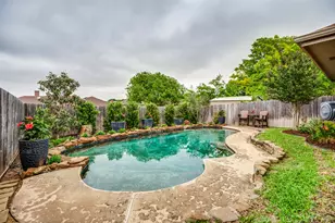 2201 Carmel Dr, Carrollton, TX 75006 - Photo 16