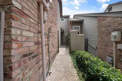 8518 Coppertowne Lane, Dallas, TX 75243 - Photo 36