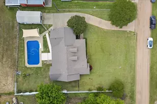626 E Eubank St, Mabank, TX 75147 - Photo 26