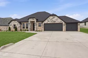 3711 Tremont Ln, Granbury, TX 76049 - Photo 2