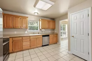 210 Bryant St, Pottsboro, TX 75076 - Photo 12