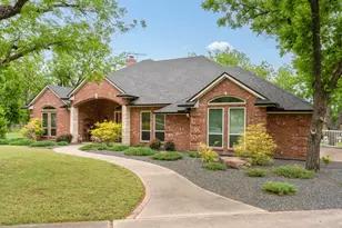 10008 Flight Plan Dr, Granbury, TX 76049 - Photo 2