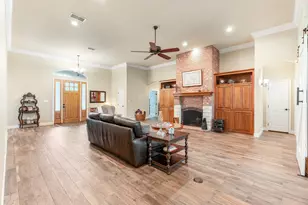 10008 Flight Plan Dr, Granbury, TX 76049 - Photo 6