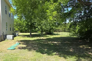 2474 Joe Davis Rd, Whitewright, TX 75491 - Photo 4