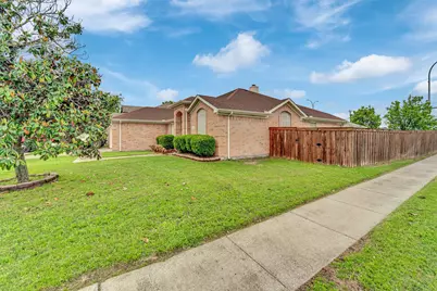 2207 Hickory Wood Trail, Arlington, TX 76018 - Photo 2