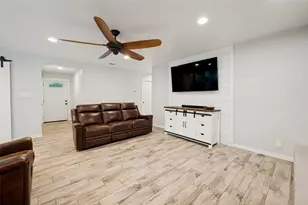 812 Ridgeway Rd, Joshua, TX 76058 - Photo 4