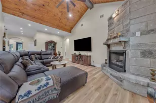 945 Jennings Ln, Azle, TX 76020 - Photo 24