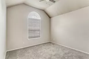 9705 Hedge Bell Dr, McKinney, TX 75072 - Photo 8