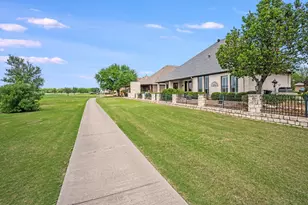 9520 Nutcracker Ct, Granbury, TX 76049 - Photo 32