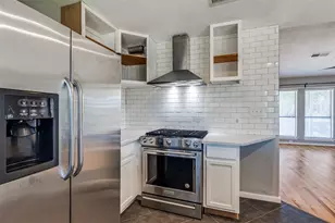 630 W Canty St, Dallas, TX 75208 - Photo 12