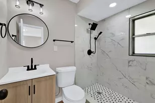 3205 McCollum St, Irving, TX 75061 - Photo 12