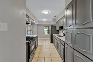 3205 McCollum St, Irving, TX 75061 - Photo 6