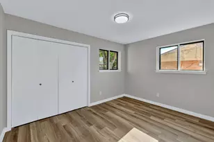 3205 McCollum St, Irving, TX 75061 - Photo 10