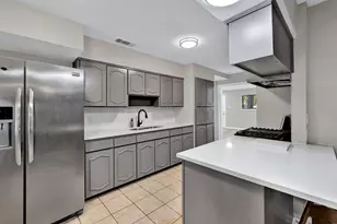 3205 McCollum St, Irving, TX 75061 - Photo 2