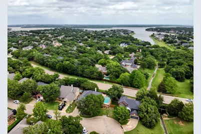 2609 Creekside Way, Highland Village, TX 75077 - Photo 2