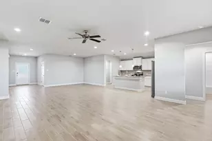 1450 Canterbury Trl, DeSoto, TX 75115 - Photo 4