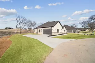 340 Slimp Blf, Azle, TX 76020 - Photo 2