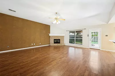 816 Willow Court, Saginaw, TX 76179 - Photo 4
