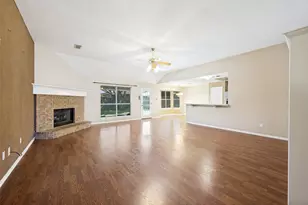816 Willow Ct, Saginaw, TX 76179 - Photo 2