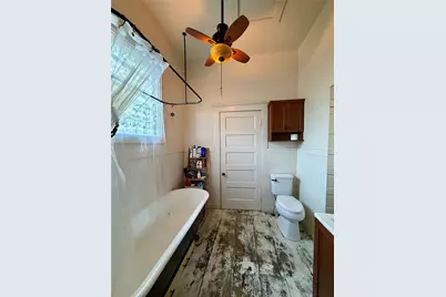 301 Forrest Avenue, Cleburne, TX 76033 - Photo 12