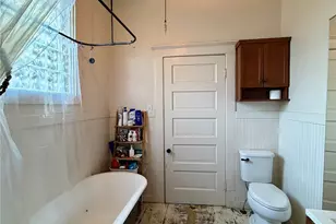 301 Forrest Ave, Cleburne, TX 76033 - Photo 12