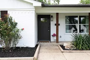 13639 Littlecrest Dr, Farmers Branch, TX 75234 - Photo 2