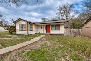 421 W 8th St, Lancaster, TX 75146 - Photo 2