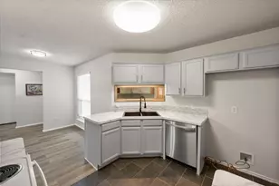 653 Ozark Ave, Burleson, TX 76028 - Photo 14