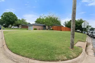 653 Ozark Ave, Burleson, TX 76028 - Photo 4
