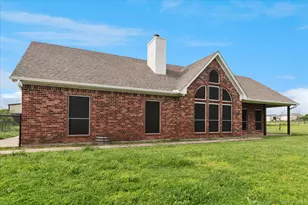 6005 Hawkeye Rd, Krum, TX 76249 - Photo 2