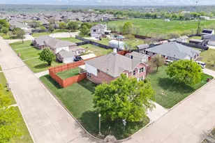 1040 Canyon Dr, Justin, TX 76247 - Photo 6
