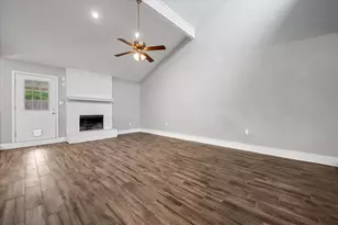 213 Meadowhill Dr, Benbrook, TX 76126 - Photo 10