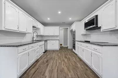 213 Meadowhill Drive, Benbrook, TX 76126 - Photo 16
