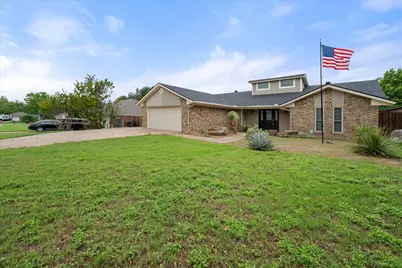213 Meadowhill Drive, Benbrook, TX 76126 - Photo 6