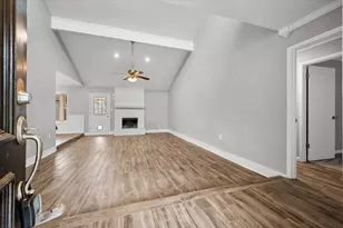 213 Meadowhill Dr, Benbrook, TX 76126 - Photo 8
