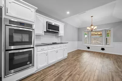 213 Meadowhill Drive, Benbrook, TX 76126 - Photo 14