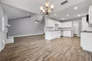 213 Meadowhill Dr, Benbrook, TX 76126 - Photo 14