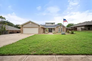 213 Meadowhill Dr, Benbrook, TX 76126 - Photo 6