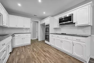 213 Meadowhill Drive, Benbrook, TX 76126 - Photo 4