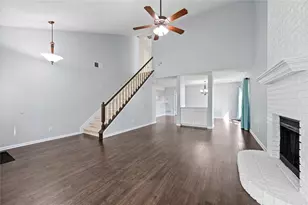 2621 Bayberry Ln, Euless, TX 76039 - Photo 4