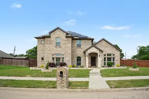113 Brighton Dr, DeSoto, TX 75115 - Photo 2