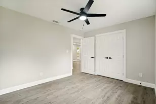 512 Grandview Dr, Granbury, TX 76049 - Photo 20
