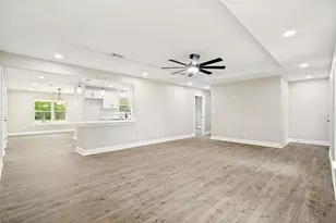 512 Grandview Dr, Granbury, TX 76049 - Photo 8