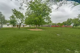 512 Grandview Dr, Granbury, TX 76049 - Photo 32