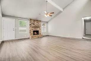 1562 Tiffany Forest Ln, Grapevine, TX 76051 - Photo 4